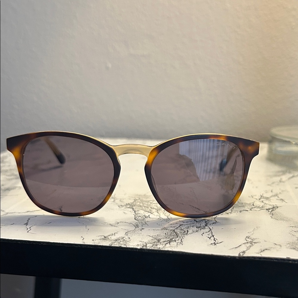 Sun Gant Stylish Tortoise Shell Sunglasses for Men. Size 51-19-140